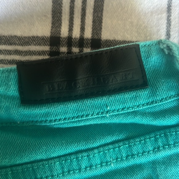 Hot Topic Blackheart Size 9 Hi-Rise Turquois Skinny Shorts W/ Slits VERY GOOD - Picture 6 of 9